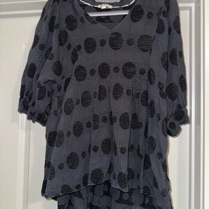 Umgee Gray and Black Polka Dot Blouse